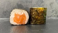 Maki con salmón 5,90€